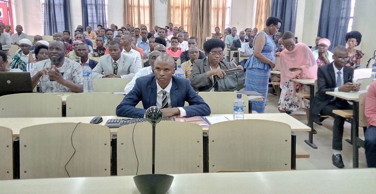Participants attending an ENS Burundi academic meeting in a lecture hall