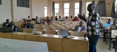 Intervenant lors du séminaire du CRESA