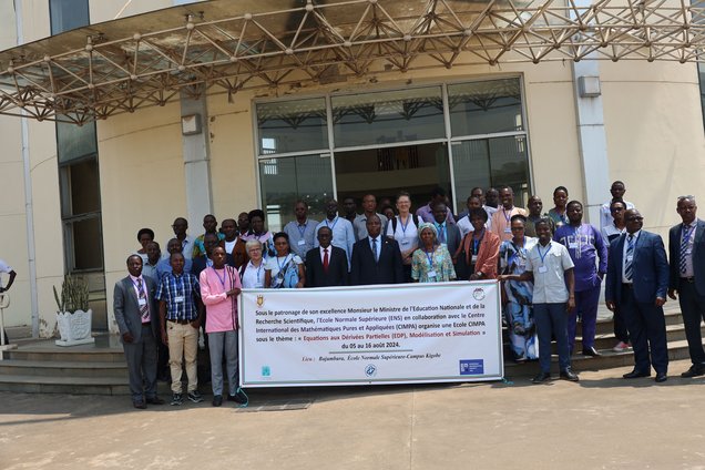 Photo de groupe des participants à l'Ecole CIMPA