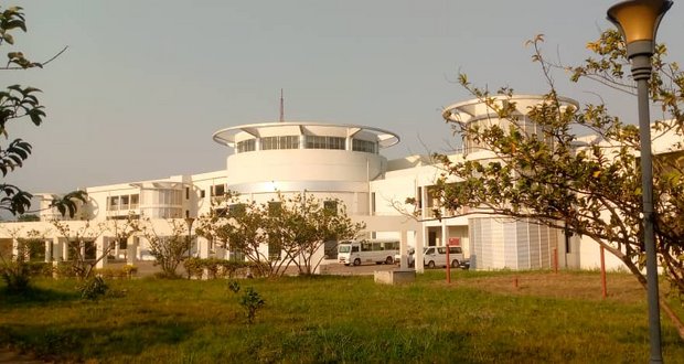 Vue extérieure du bâtiment principal de l'Ecole Normale Supérieure