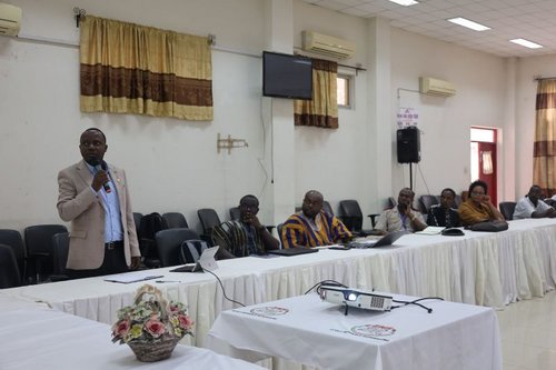 Intervenant lors de l'atelier de validation de l'offre de formation